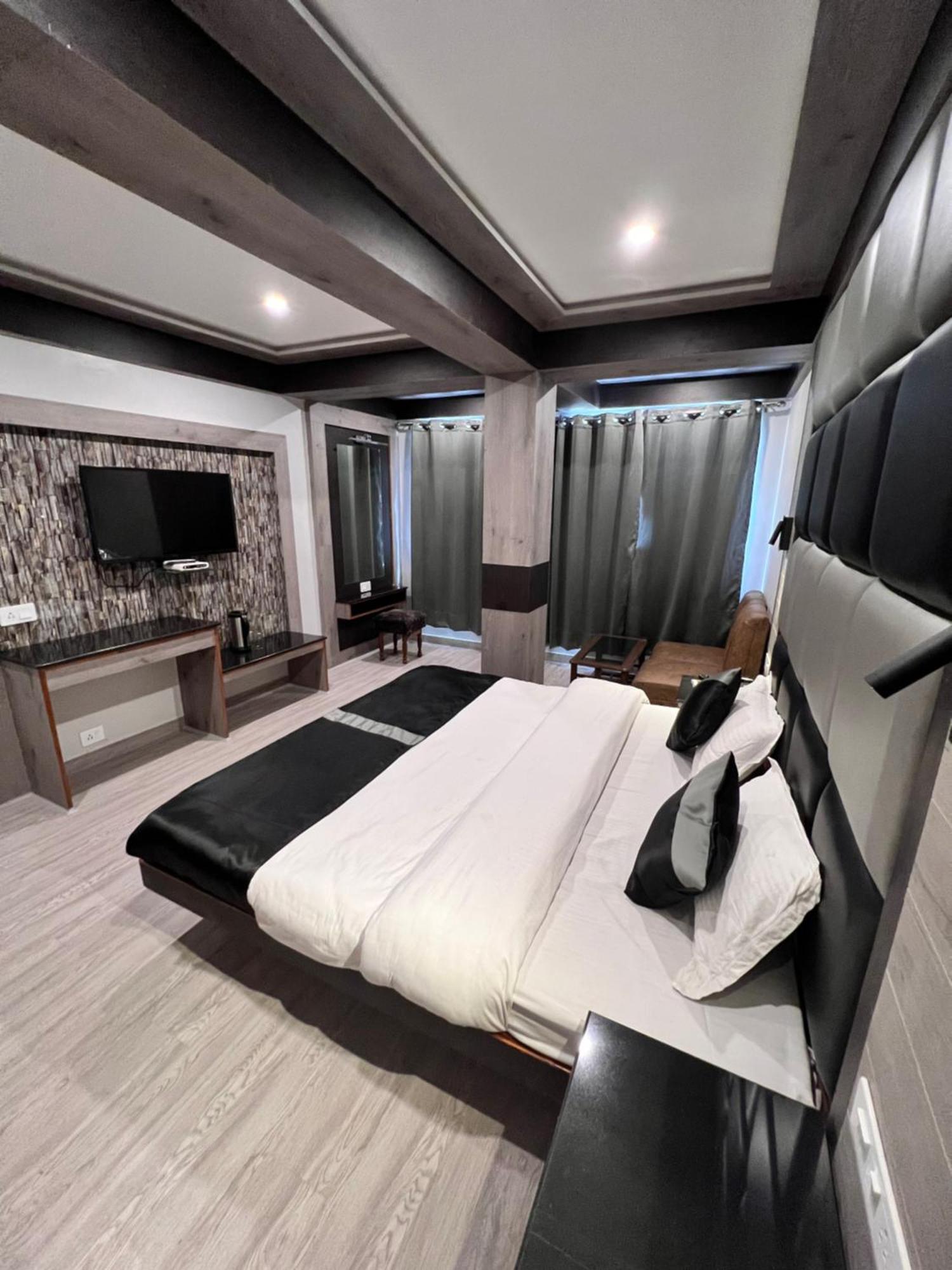 Victory Hotel And Restaurant By Gs Hospitality 西姆拉 外观 照片